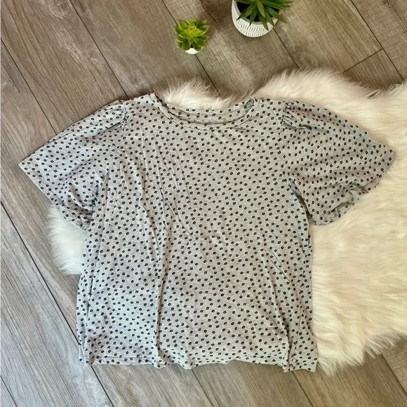 LOFT | Gray Mini Flower Daisy Pattern Flutter Sleeves Women's Top (L) - Picture 1 of 7